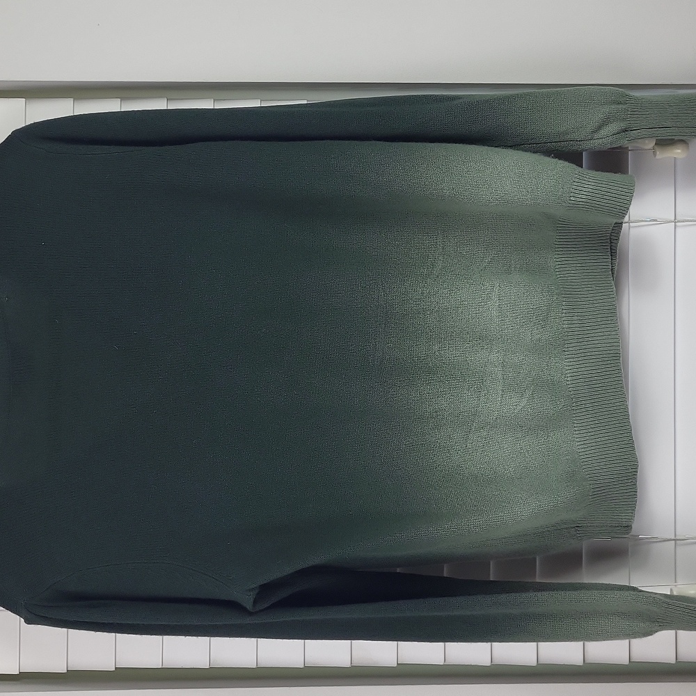 Amicale 100% cashmere Ombre V-Neck Sweater. Size M - Picture 5 of 8